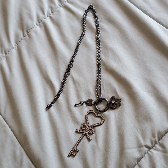 Necklace - Picture 1 of 1